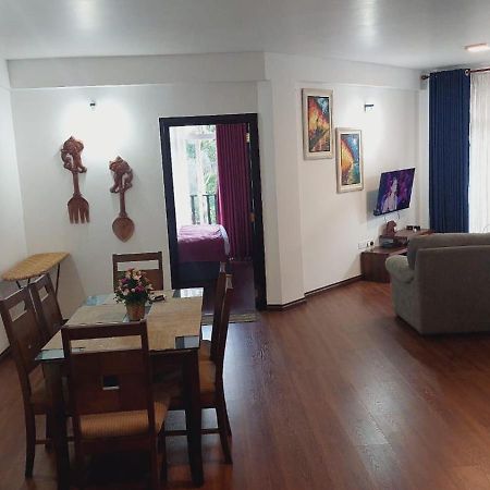Chanya Luxury Apartment, S 31, Lake View Residencies نوفارا إيلِيا المظهر الخارجي الصورة