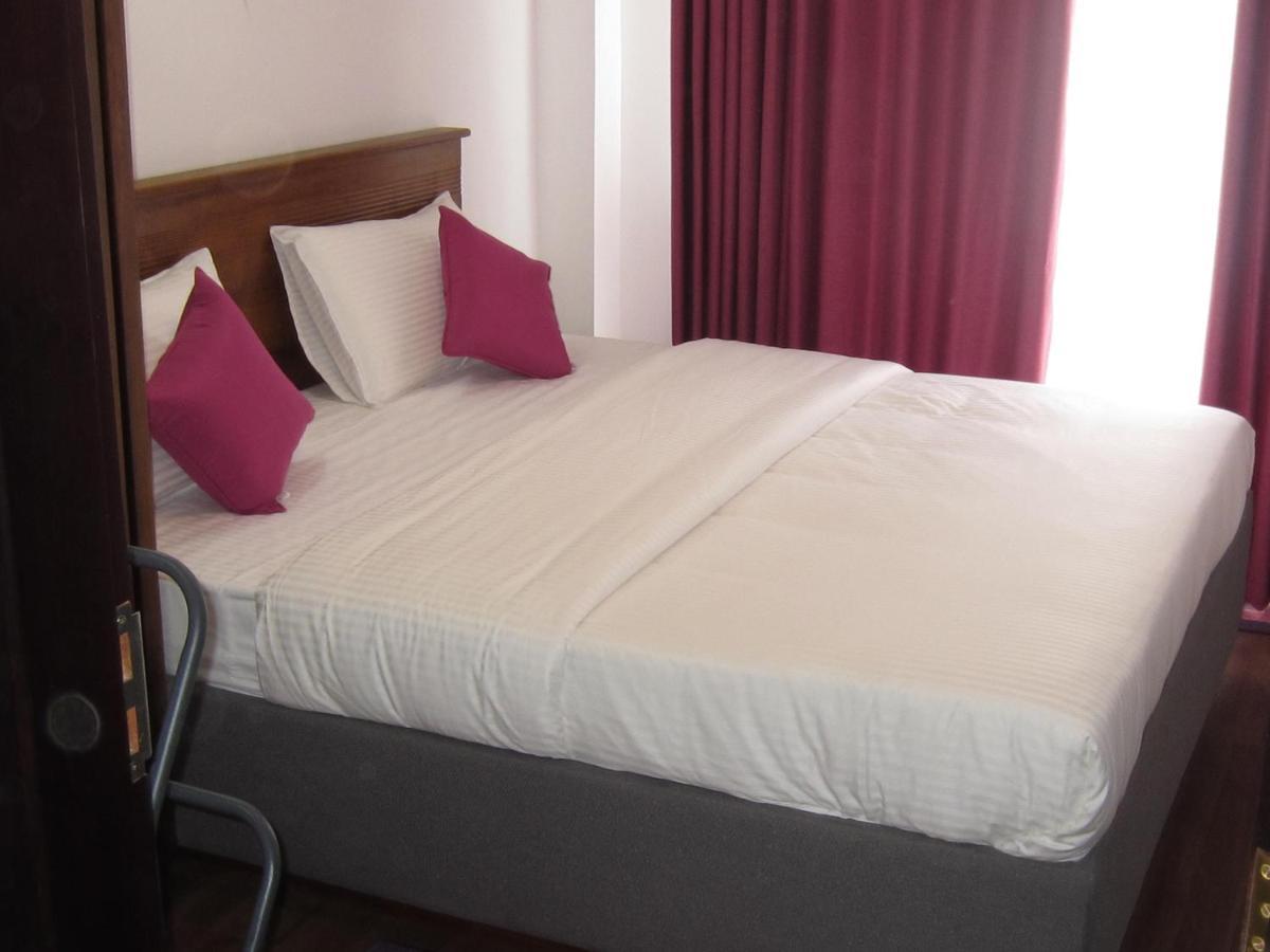 Chanya Luxury Apartment, S 31, Lake View Residencies نوفارا إيلِيا المظهر الخارجي الصورة